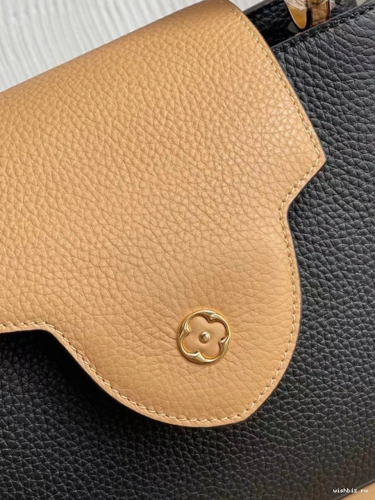 WIS MM CAPUCINES Louis Vuitton 0111